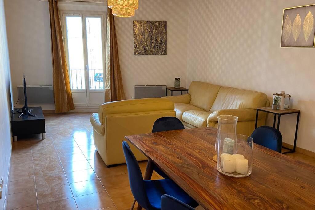 Très beau appartement au centre historique de Riez Esterno foto