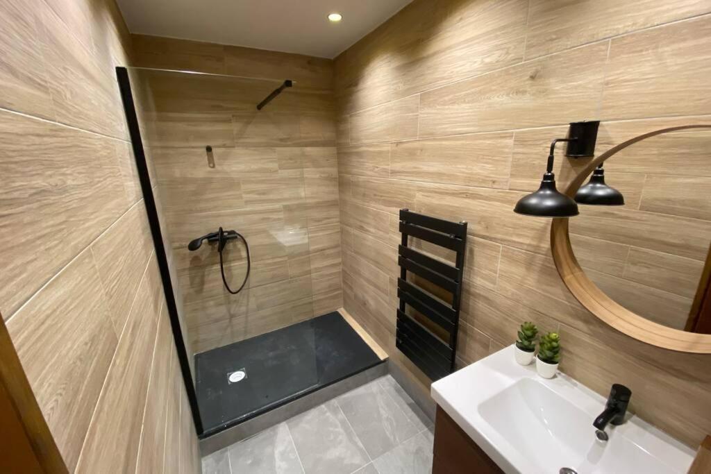 Très beau appartement au centre historique de Riez Esterno foto